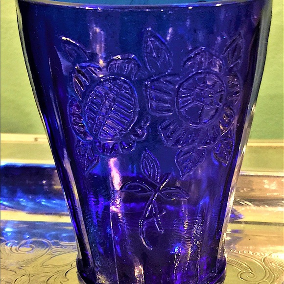 3 Antique Cobalt Blue Glass Tumblers W/ Daisies - Picture 3 of 5